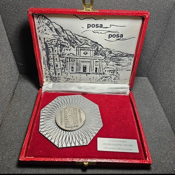 Vintage Madonna Di Potisano 200 Year Anniversary Silver Tone Medal With Display - Picture 1 of 6